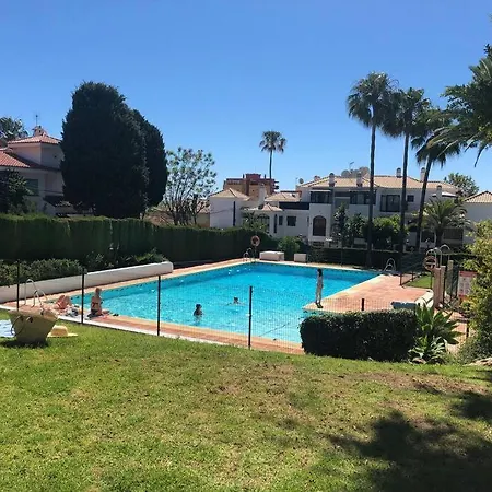 5 Personas + Parking + Piscina Todo El Ano Apartment *