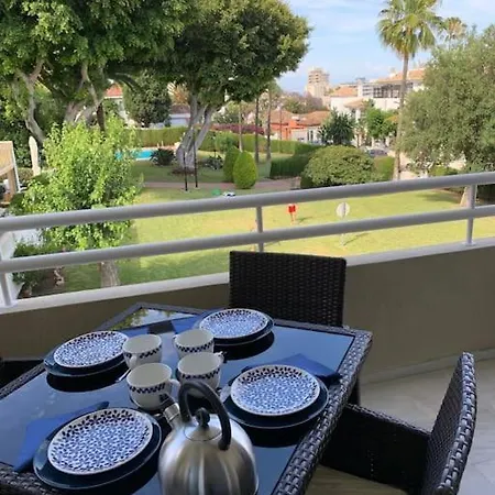 5 Personas + Parking + Piscina Todo El Ano Apartamento *